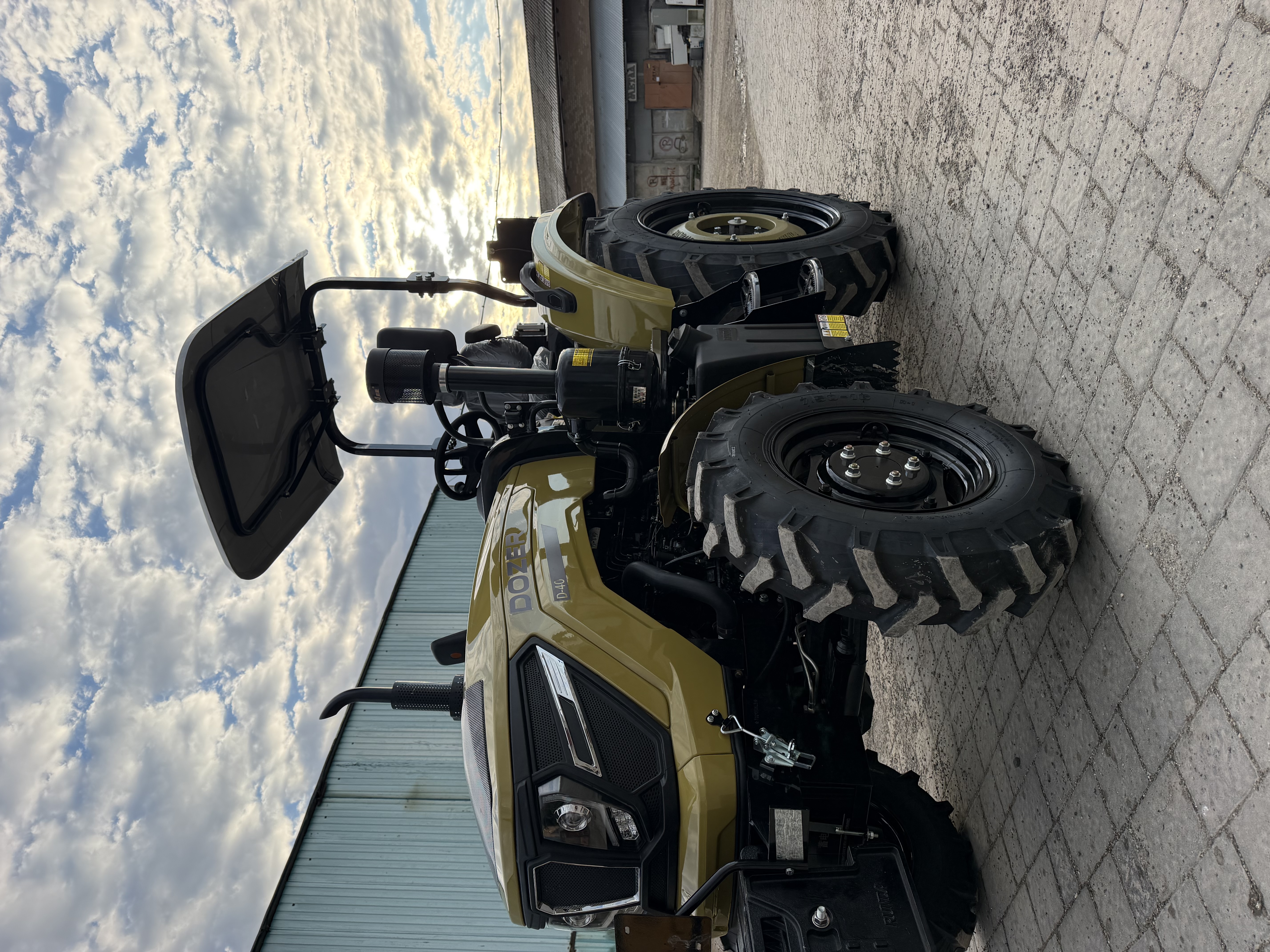Мінітрактор DOZER D40